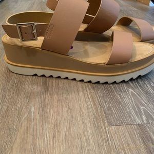 Leather chunky sandals